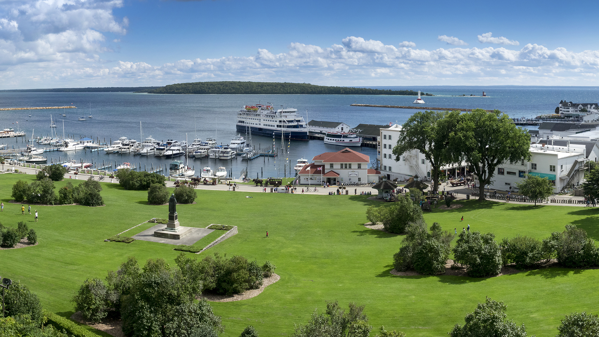 Lilacs & Lighthouses tour