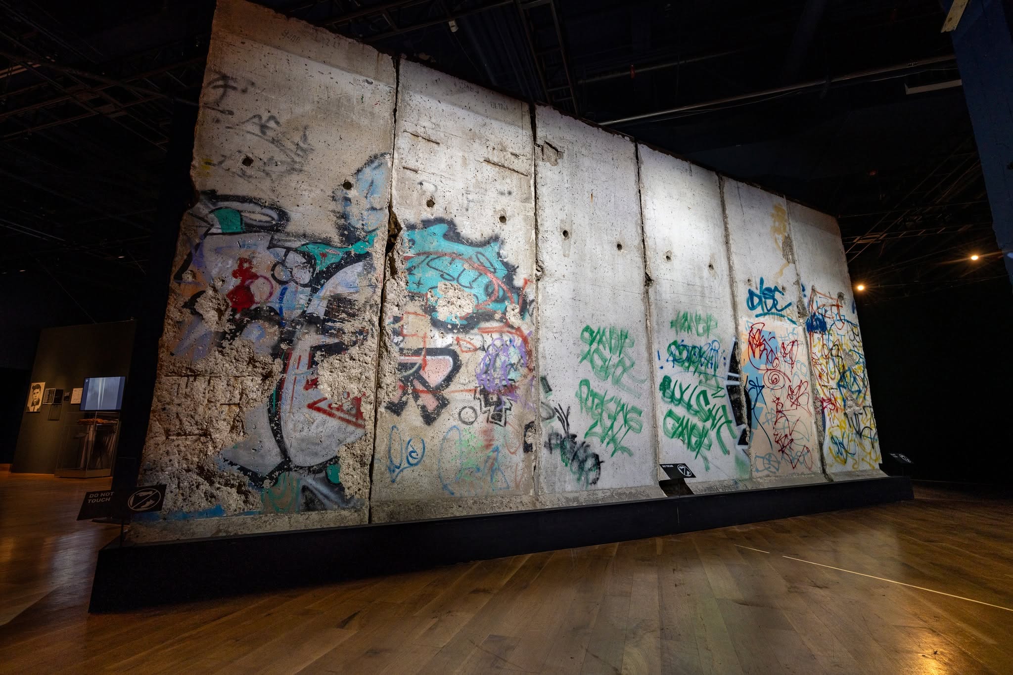 Berlin Wall: A World Divided tour